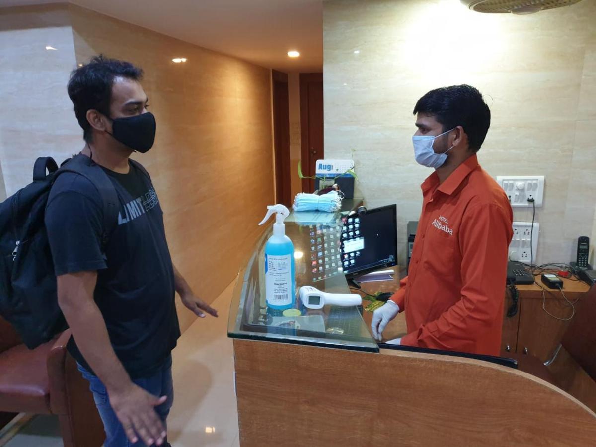 Hotel Alibaba Mumbai Bagian luar foto