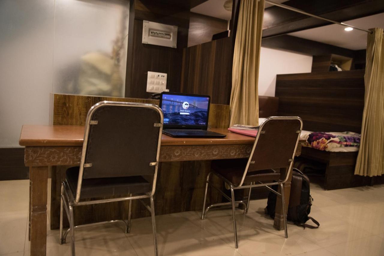 Hotel Alibaba Mumbai Bagian luar foto