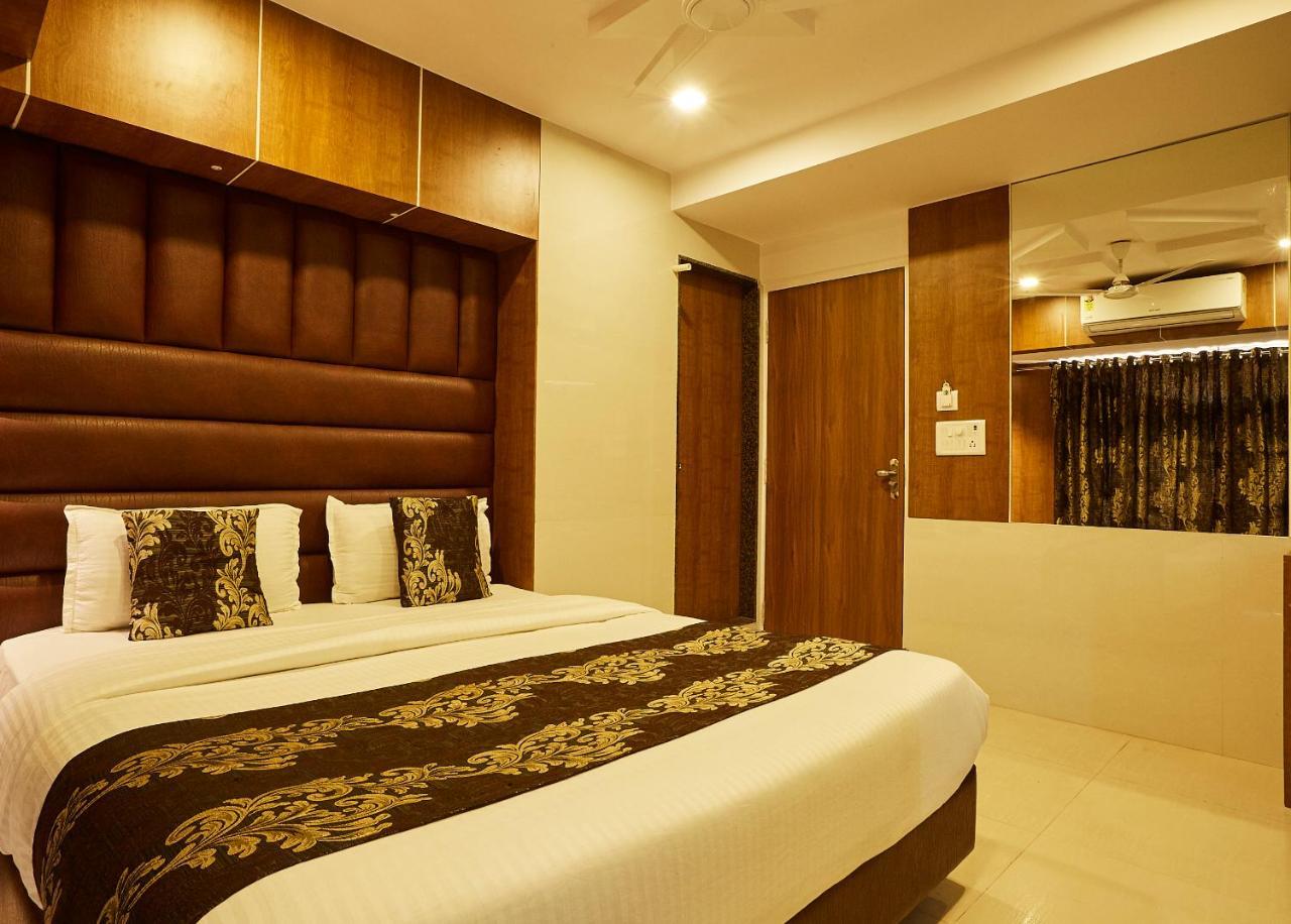 Hotel Alibaba Mumbai Bagian luar foto
