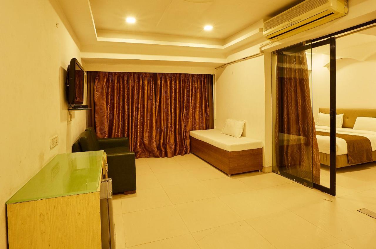 Hotel Alibaba Mumbai Bagian luar foto