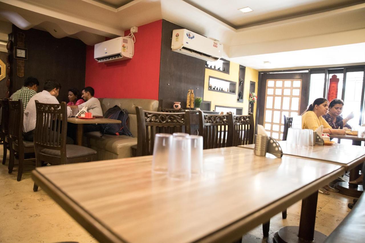 Hotel Alibaba Mumbai Bagian luar foto