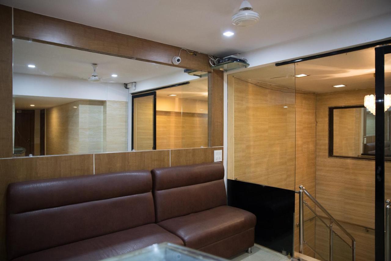 Hotel Alibaba Mumbai Bagian luar foto